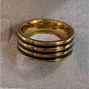 Wide band black and gold Titanium ring 8mm